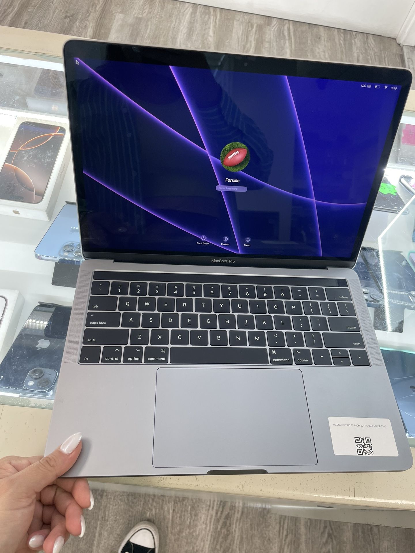MacBook Pro 13 Inch 2017 8gb RAM 512gb