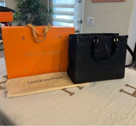 Louis Vuitton OnTheGo MM Black Monogram Tote w/ Dust Cover and Box