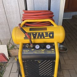 DeWalt 4.5 Gallon Electric Air Compressor
