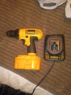 DeWalt DC970 18V Cordless Drill with Battery and Charger
