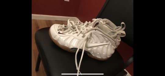 Gucci foam posits size 8 great condition