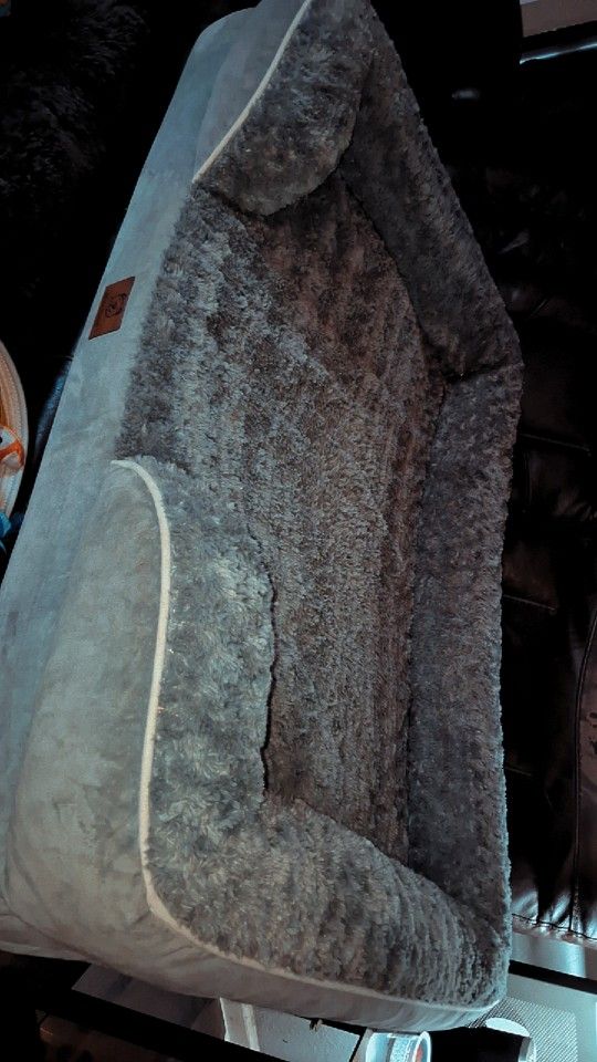 XL Dog Bed (Tempur Pedic) 