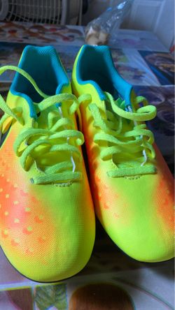 Soccer cleats