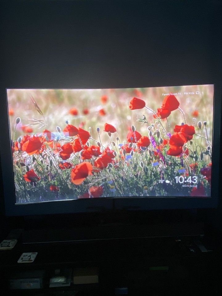  Samsung UN65JS8500 65-Inch 4K Ultra HD Smart LED 3D TV 
