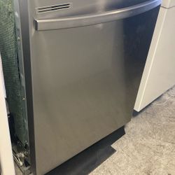 Built In Dishwasher 