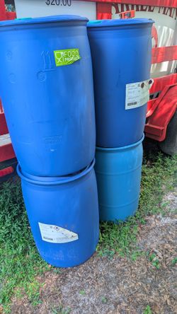 55 Gallon Solid Top Plastic Drums Grizzly Used For Laundry Soap In A Hospital