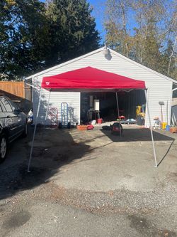 Quest Q64 10'x10' folding Canopy
