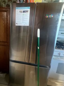 Samsung French Door Refrigerator – Excellent Condition