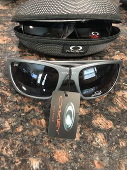 Oakley Sunglasses New!