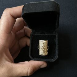 10KT Gold Ring Size 8-9 