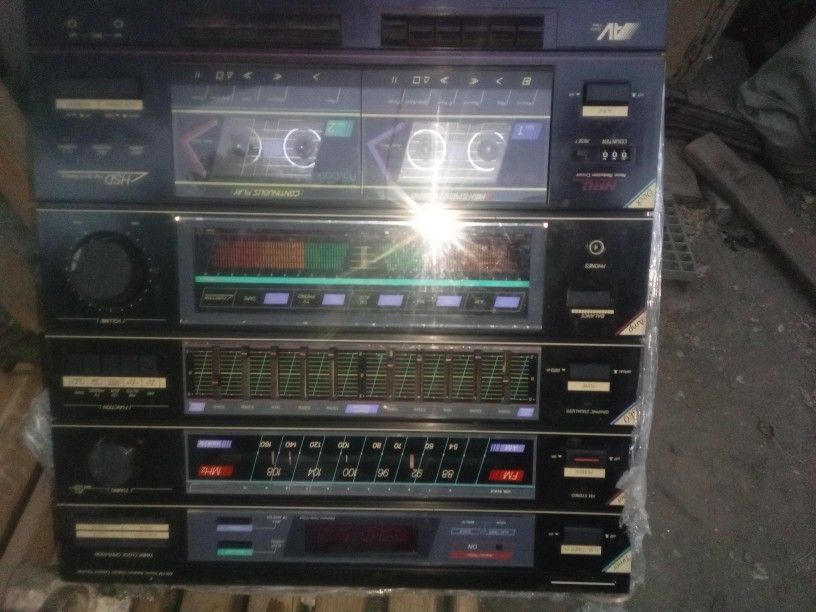 AM/FM RADIO-STEREO-Double CASETTE DECK