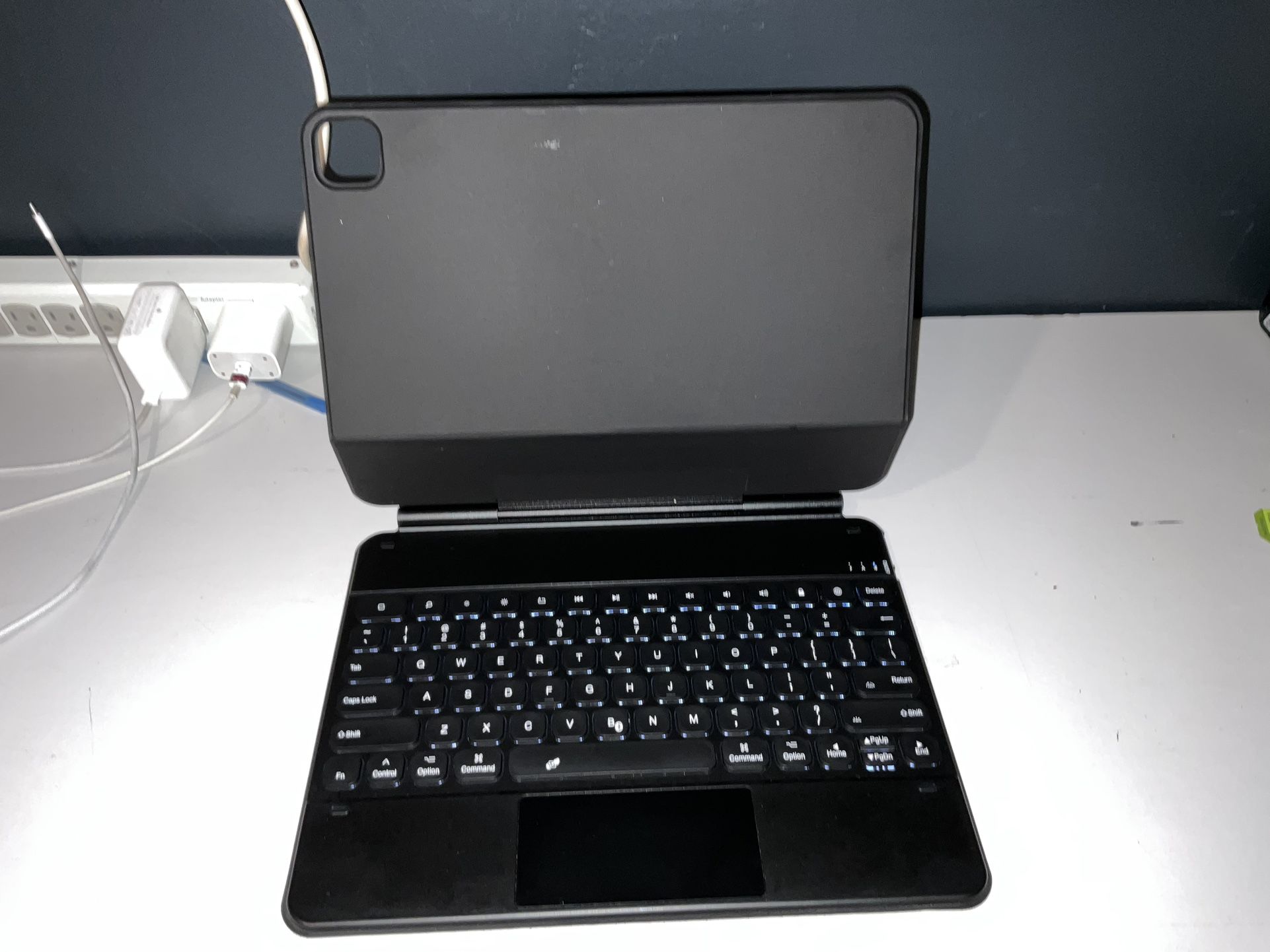 iPad 12.9 , ipad 13 magnetic keyboard with track pad case