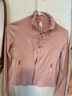 New with no tags lululemon Crop size small