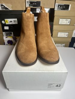Brand New Dress Boots Mens 9US 