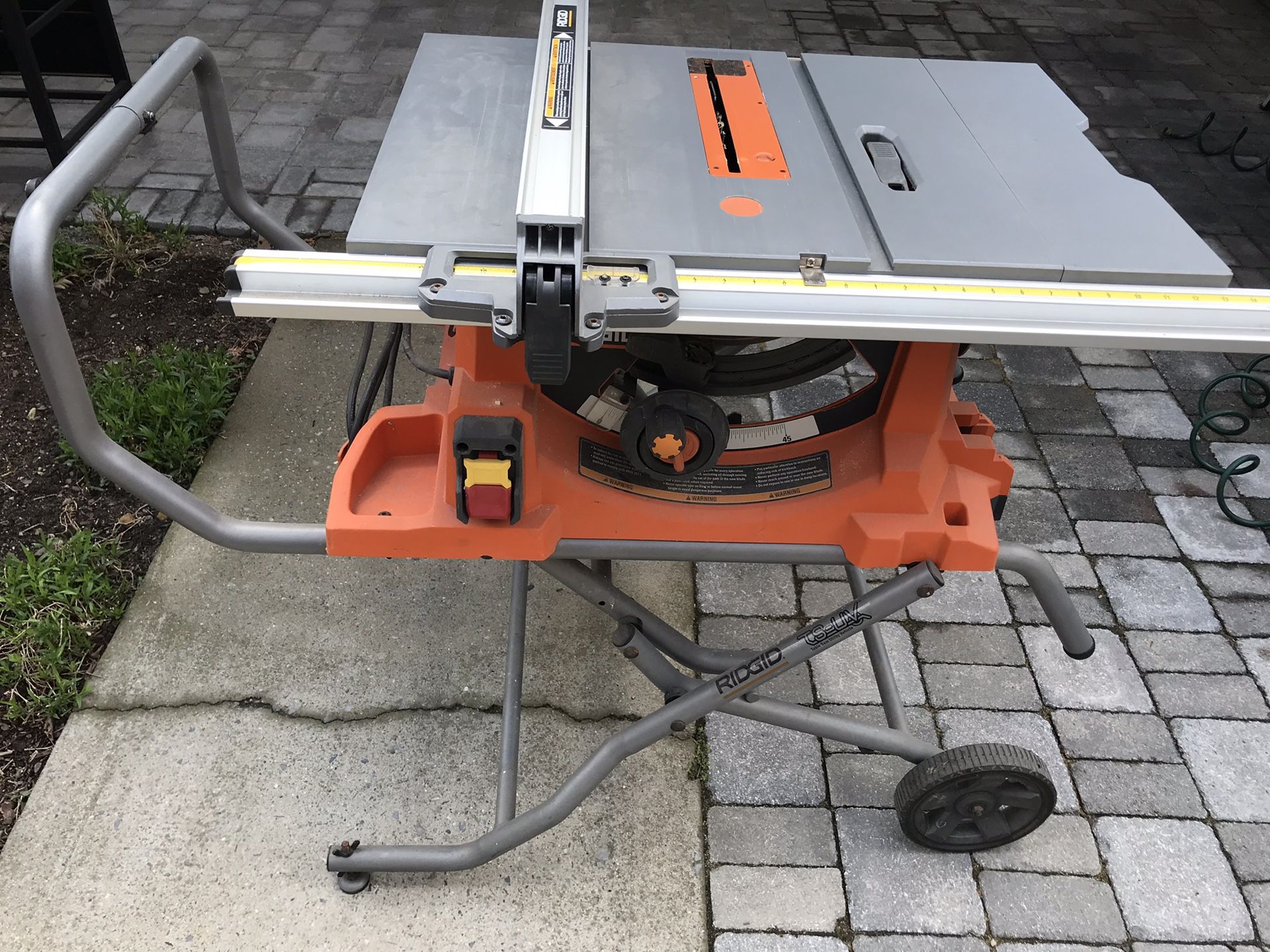 Ridgid r4513 Heavy Duty 10 in. Portable Table Saw With Stand like new