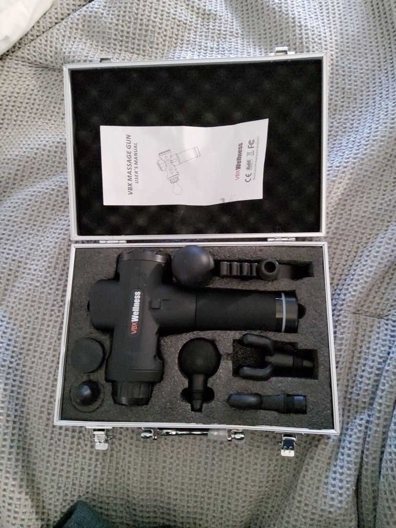 VBX MASSAGE GUN 8 Pieces