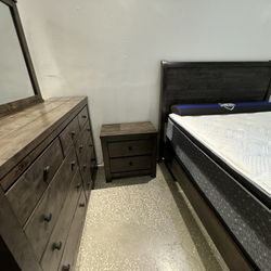 Gorgeous Peter Wood Queen Bed Set!$799!*SAME DAY DELIVERY*NO CREDIT NEEDED*EASY FINANCING*HUGE SALE*