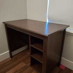 ILEA Desk