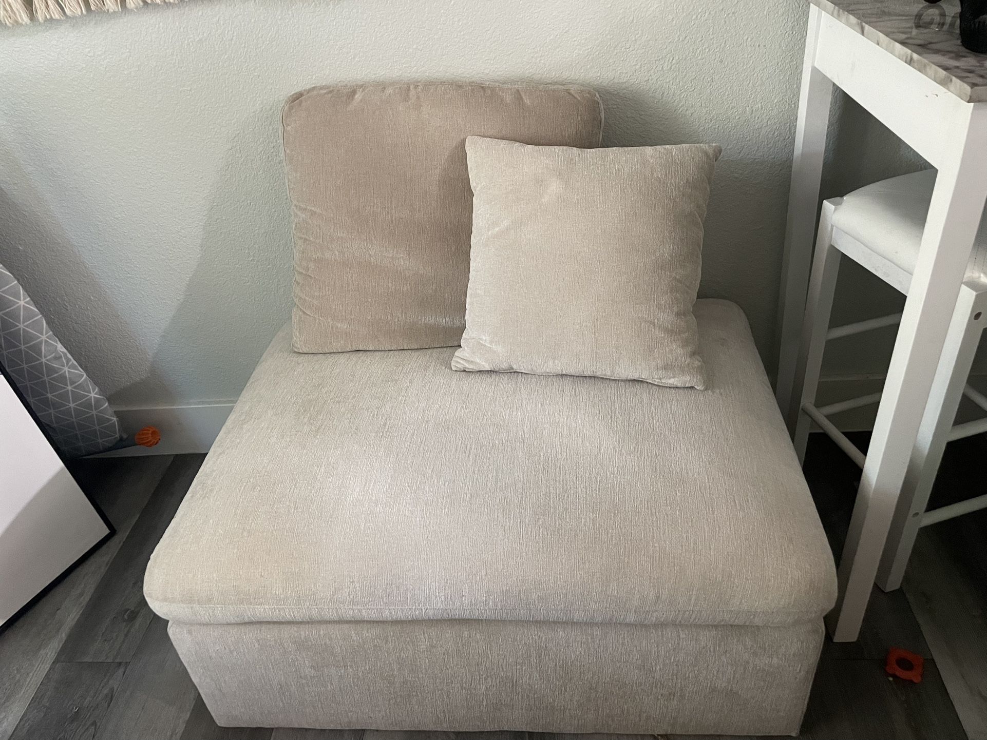 Ottoman with pillows