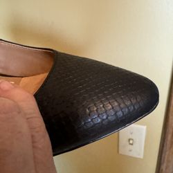 Vionic - Black snake Pumps