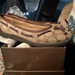 GG MADELINE FLATS- Gently Used W/Box  $100 OBO P/U