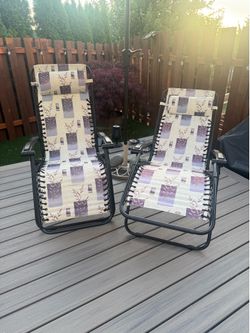 Outdoor chaise lounge set