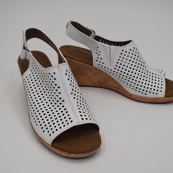  Women’s Rockport Briah Perf Slingback Wedge Sandal US 8.5M White 