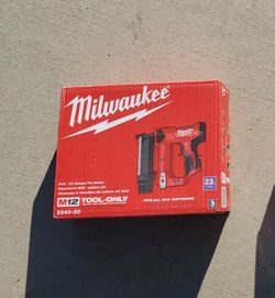 Milwaukee 23 Gauge Pin Nailer M12 