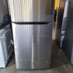 LG Top Freezer Refrigerator 20 Cubic Feet VZWJ 