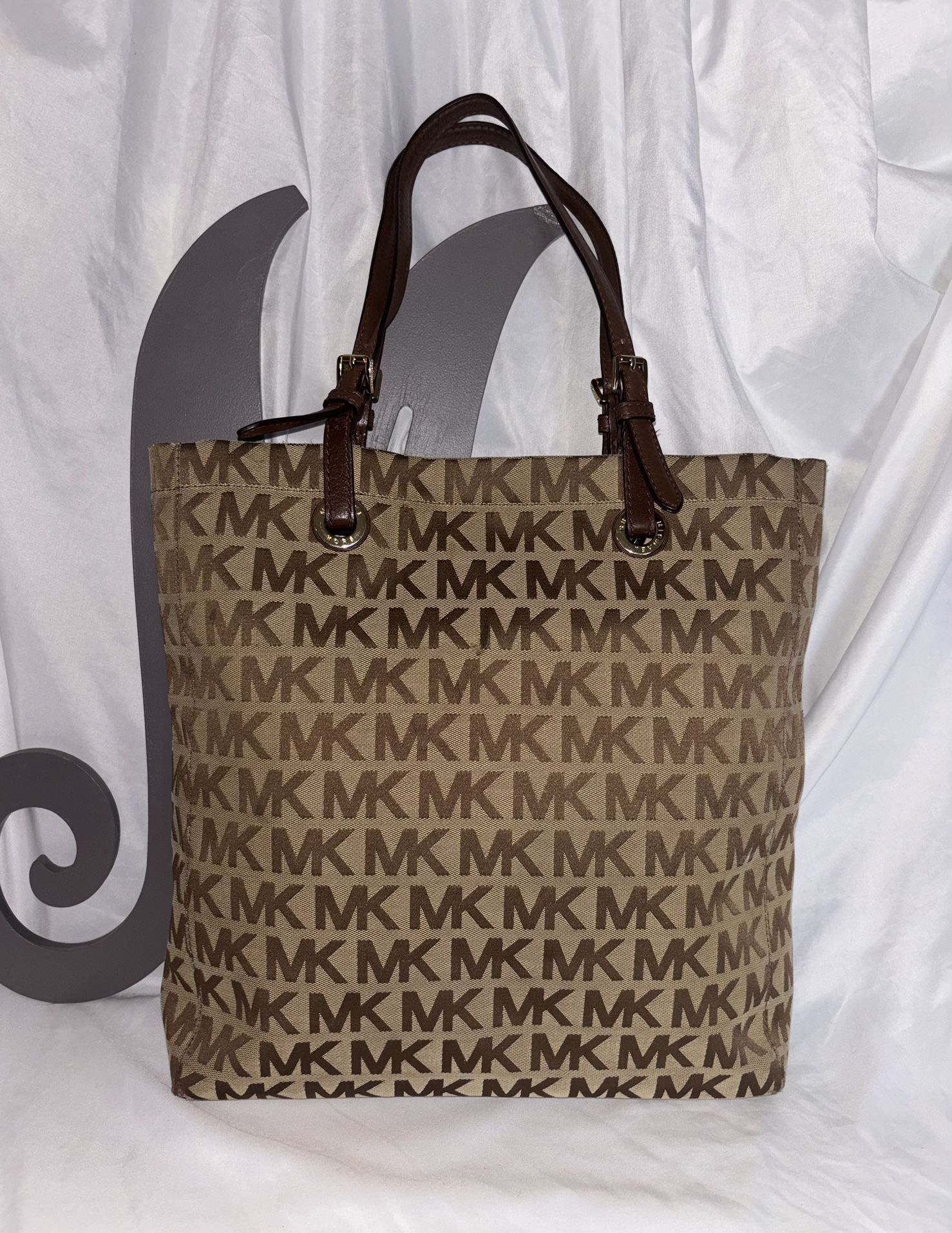 *MICHAEL KORS* Large Canvas Signature Monogram Tote Bag W/ Leather Handles.