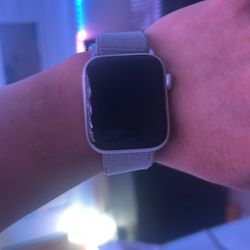 Apple Watch SE2w/apple Care Included 44m