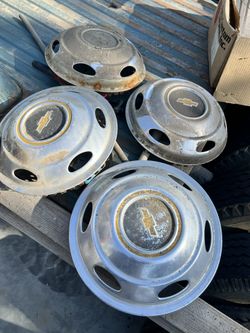 Dually Hub Caps