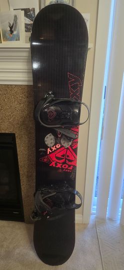 Roxie all mountain snow board.