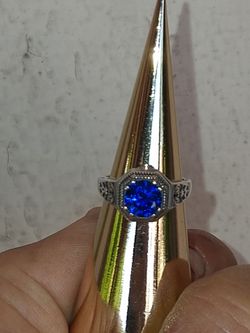Avene Lifetime Warranty By The ( AVENE JEWELRY COMPANY) Ring Size 5