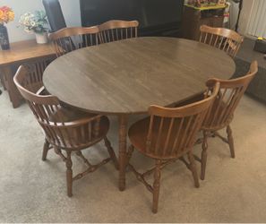 Solid wood extendable dining table with 6 chairs