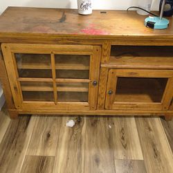 Entertainment center