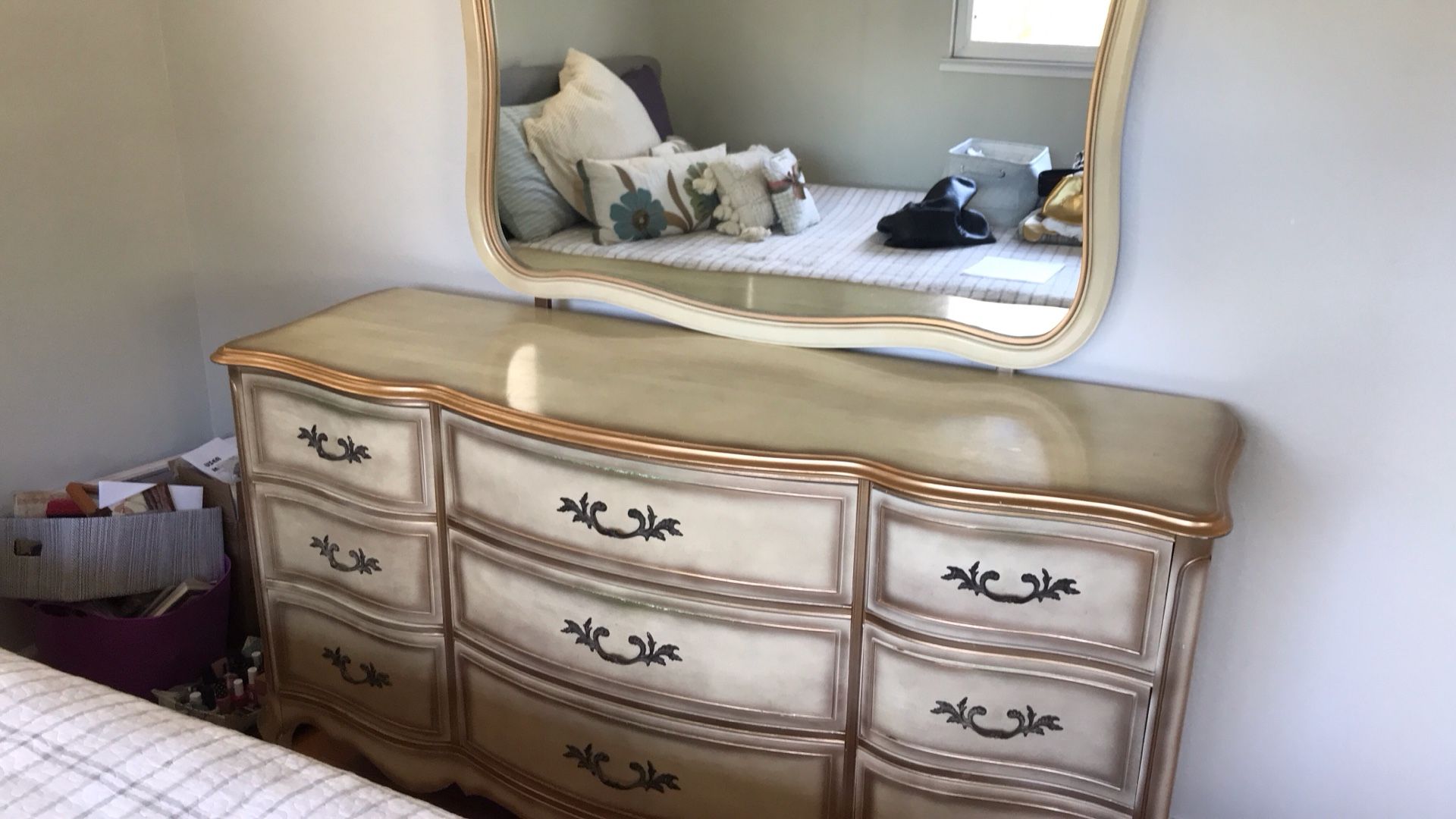 Dresser With Mirror