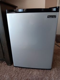 Magic chef mini fridge
