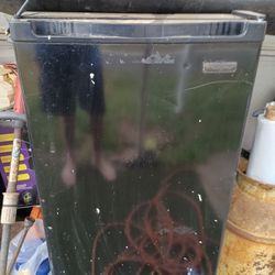 Magic Chef Mini Fridge