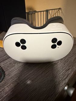 Meta Quest 3s VR Headset
