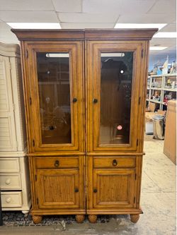 Tommy Bahama bookshelf case / excellent condition - Retail: $4500