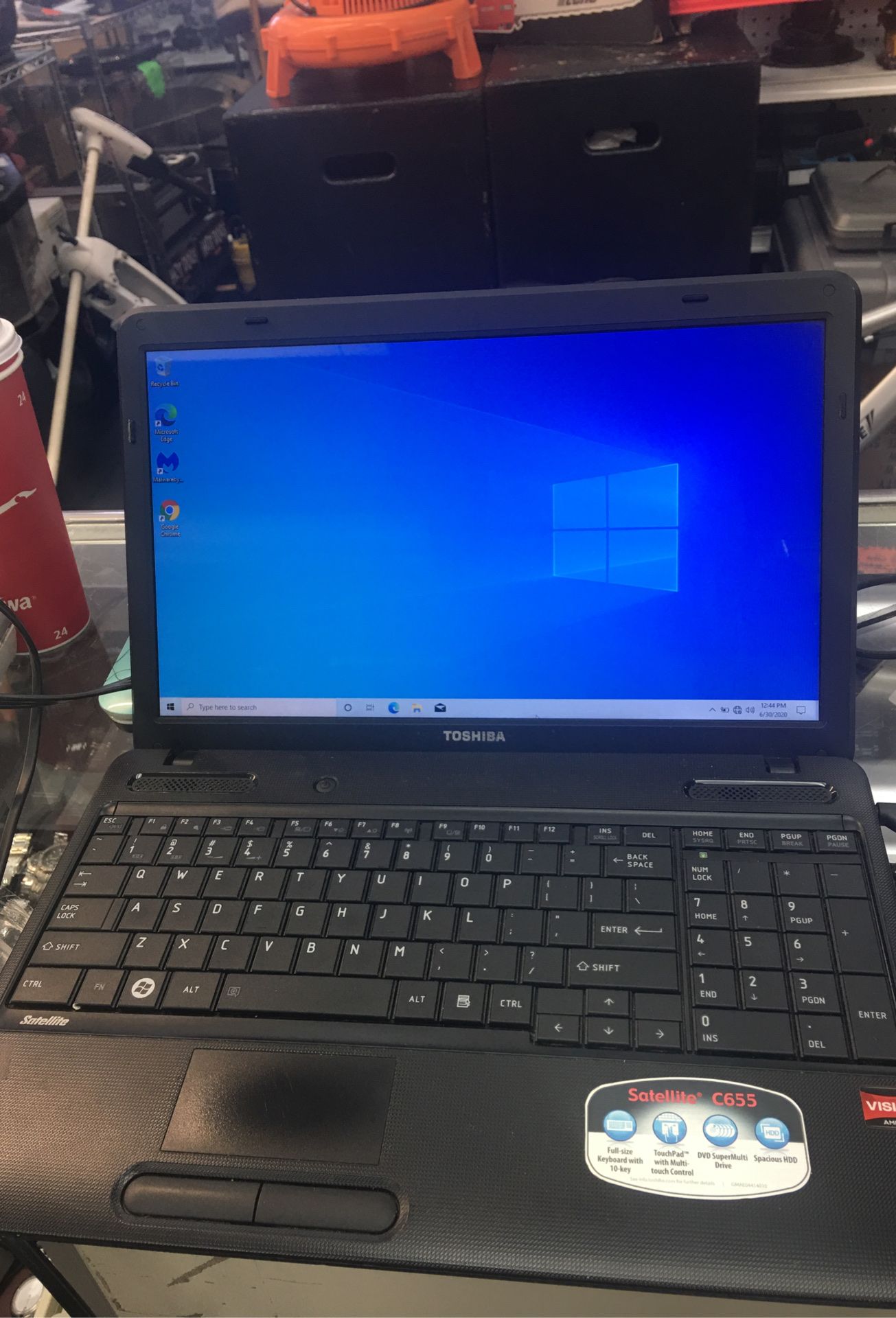 Toshiba laptop computer windows 10, 300gb, 4gb Ram, dual core AMD 2.20ghz processor