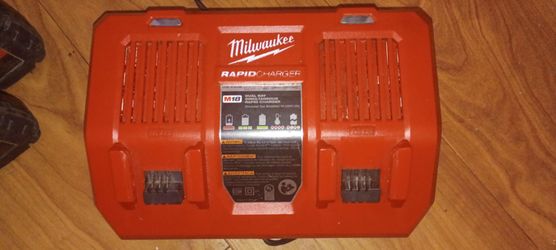 Milwaukee M18 Dual Bay Rapid Charger