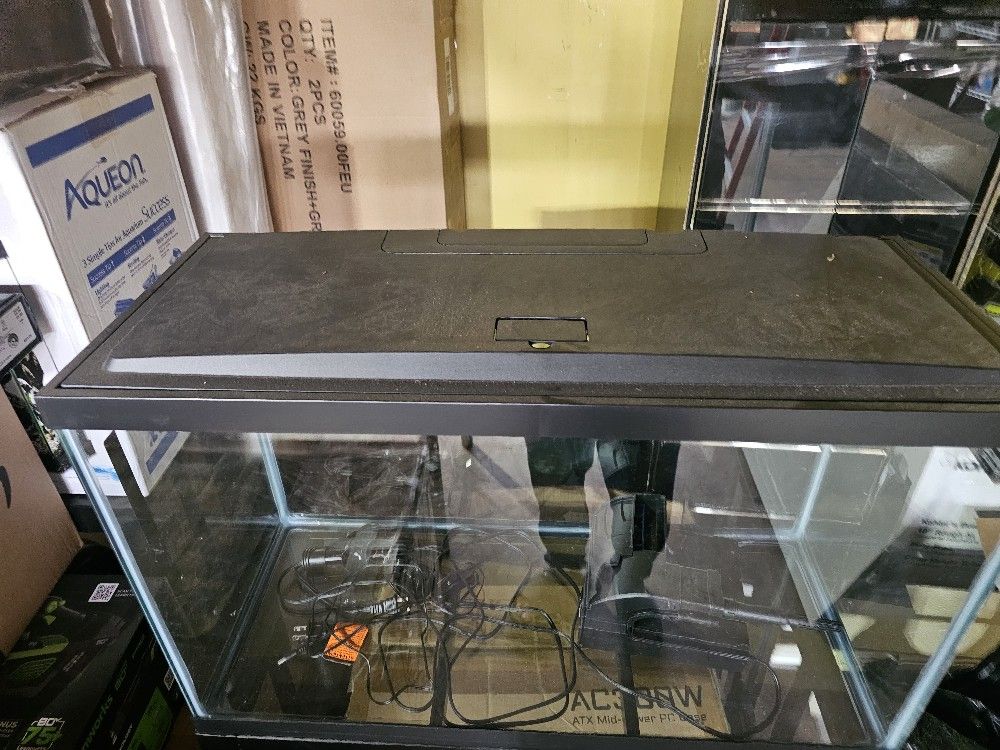 Aqueon 29 gallon kit + Stand