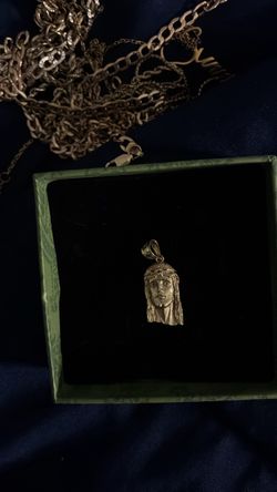 small 10 K karat gold Jesus pendant