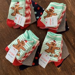 NEW 4 pack kids Christmas socks/holiday gift/stocking stuffer