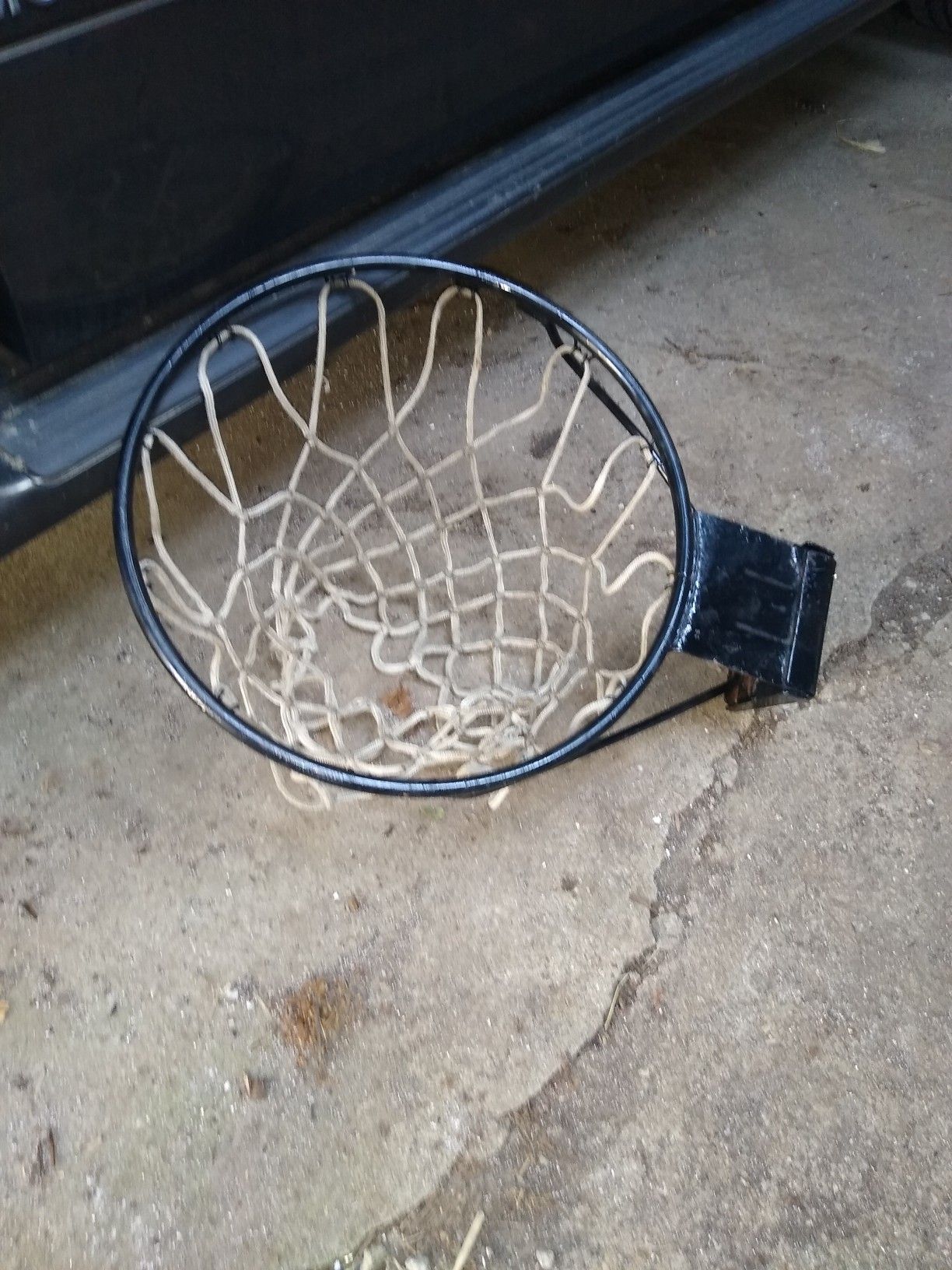 Basketball rim
