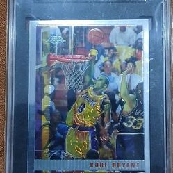 Graded Kobe Bryant Topps Chrome Green Hulki