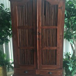 Cabinet Wood / Wicker 
