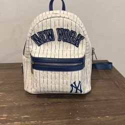 Loungefly Yankees Backpack 